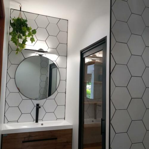 renovation-salle-de-bain-carreaux-hexagonaux